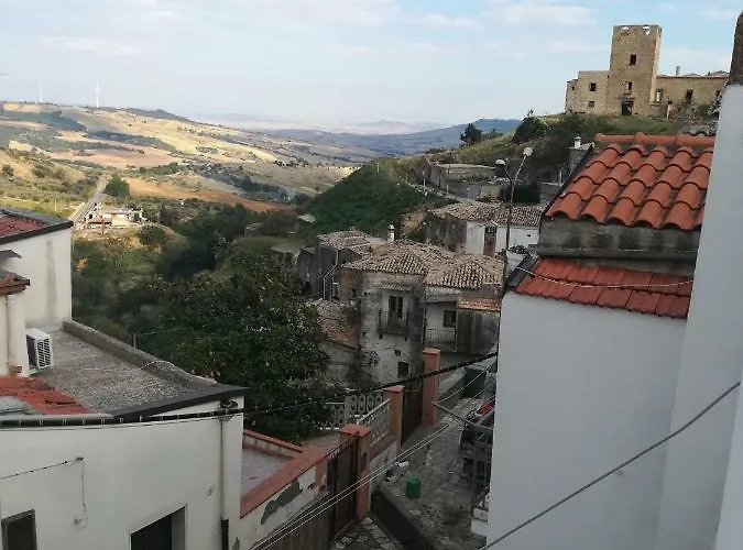 Chiesa Diruta Feriehus